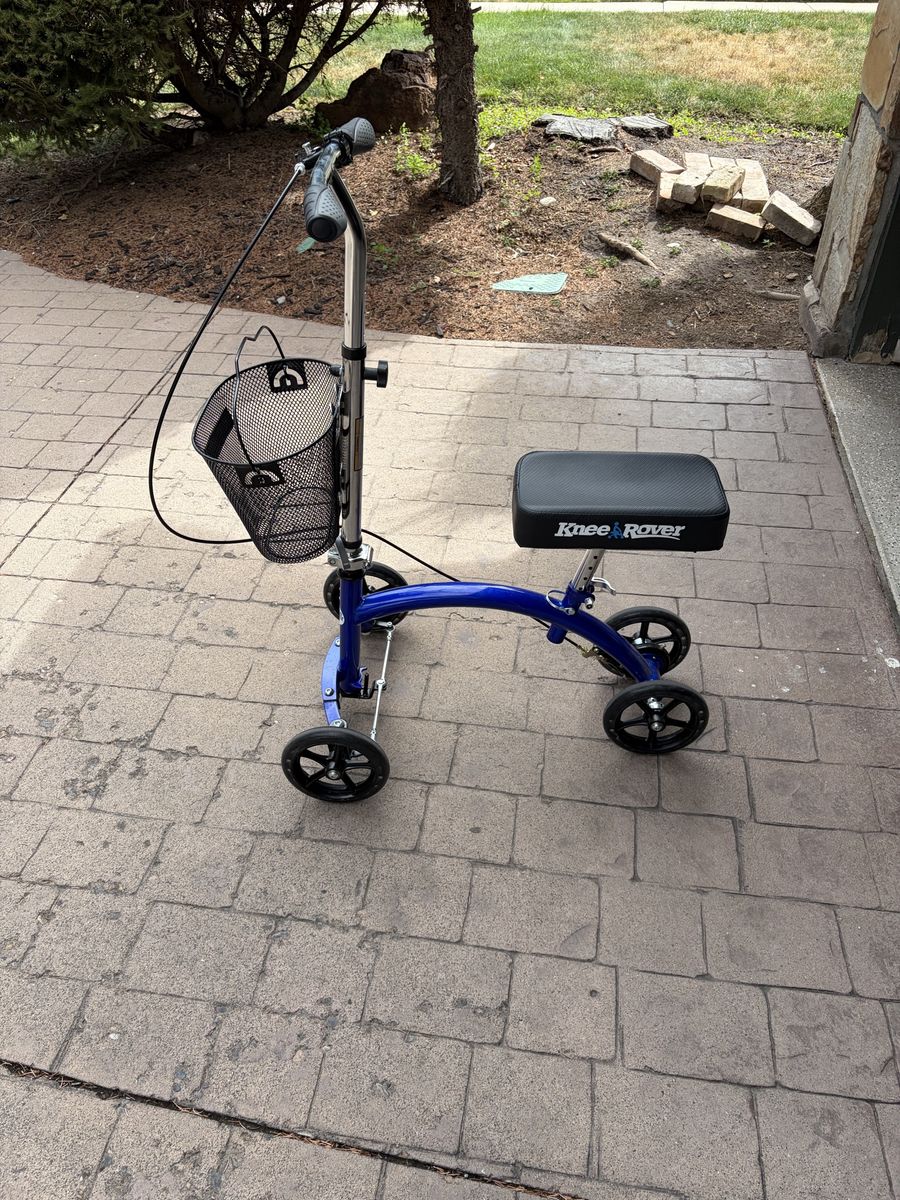 KneeRover Knee Scooter