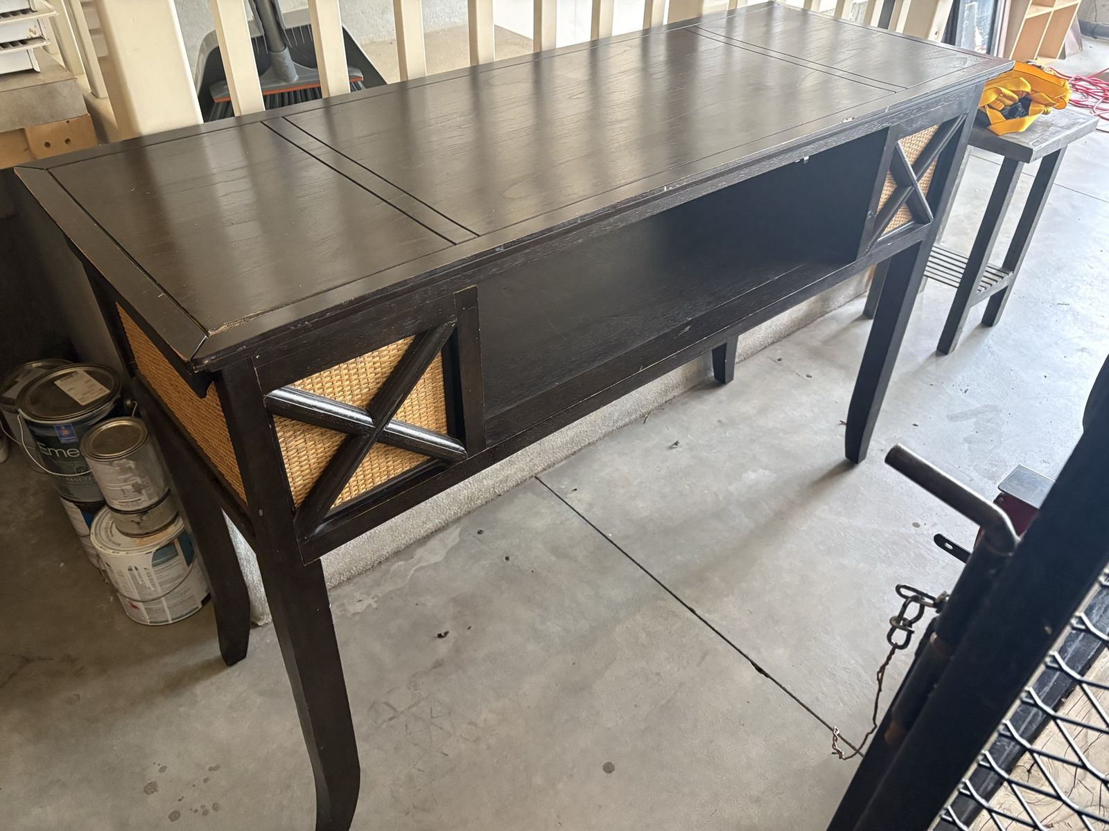 ENTERTAINMENT TABLE/ Tv stand  • Free delivery