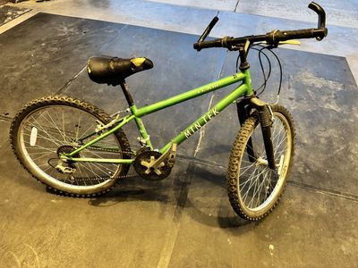 MTN TEK Team Green Hardtail Mountain Bike - Front Suspension, Grip Shift
