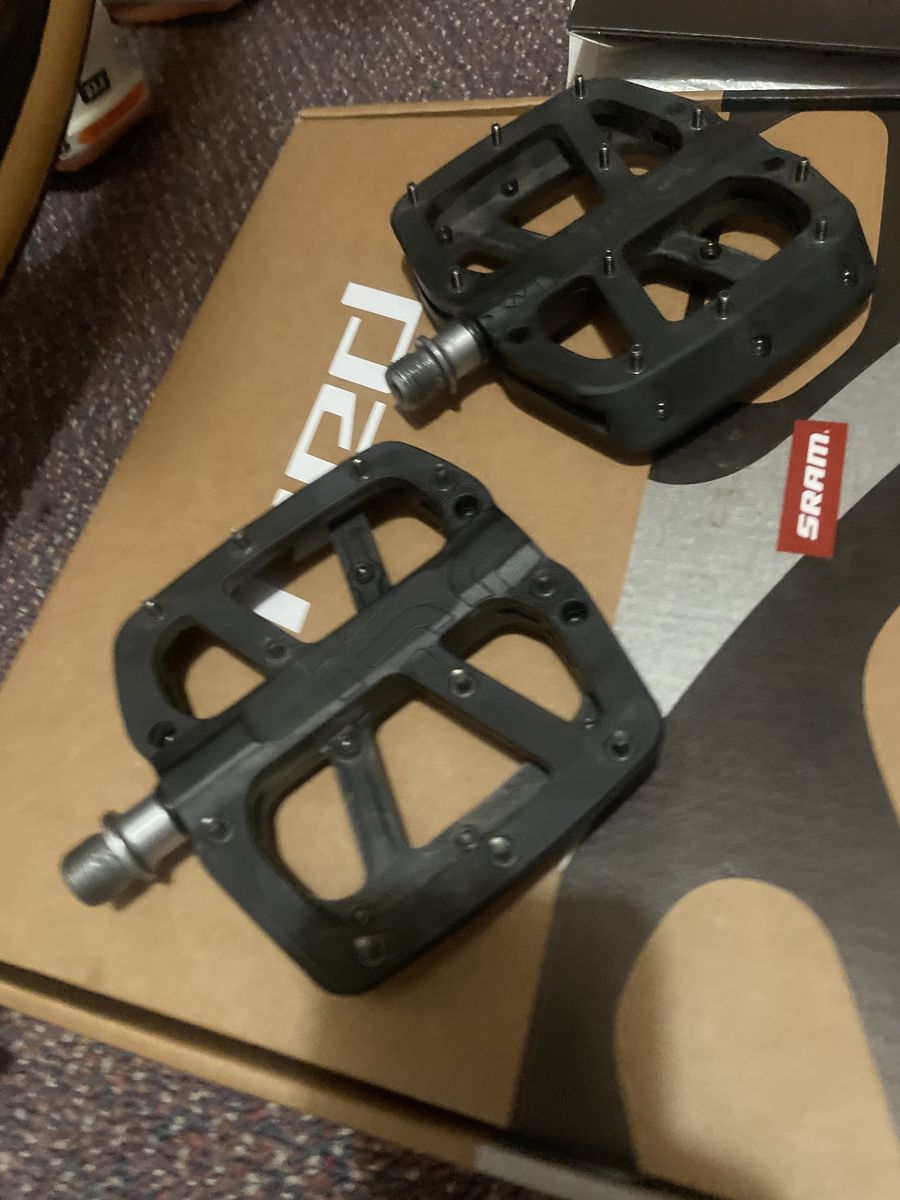E13 mtb pedals