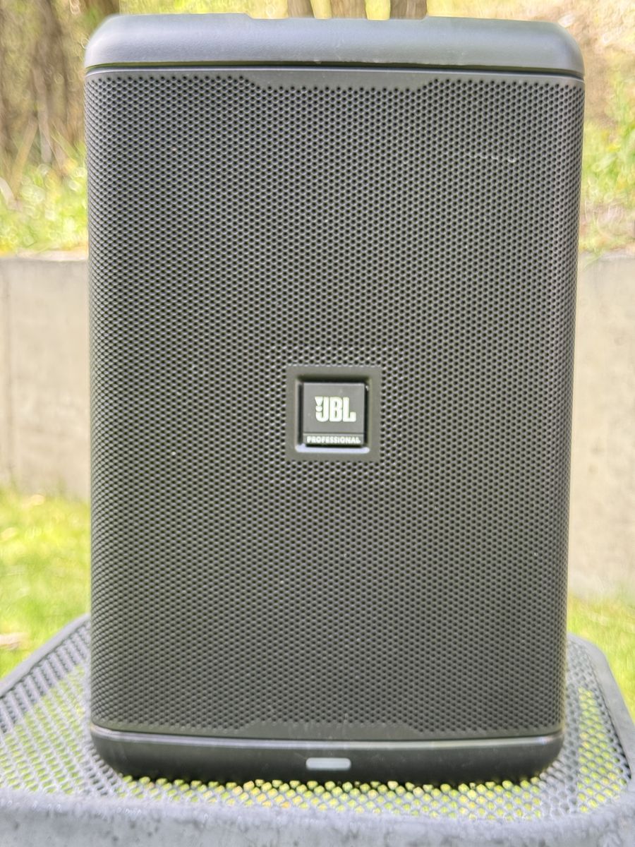 JBL EON ONE COMPACT BLUETOOTH BATTERY OPERATED SPEAKER W/CARRYING BAG AND WEATHER COVER