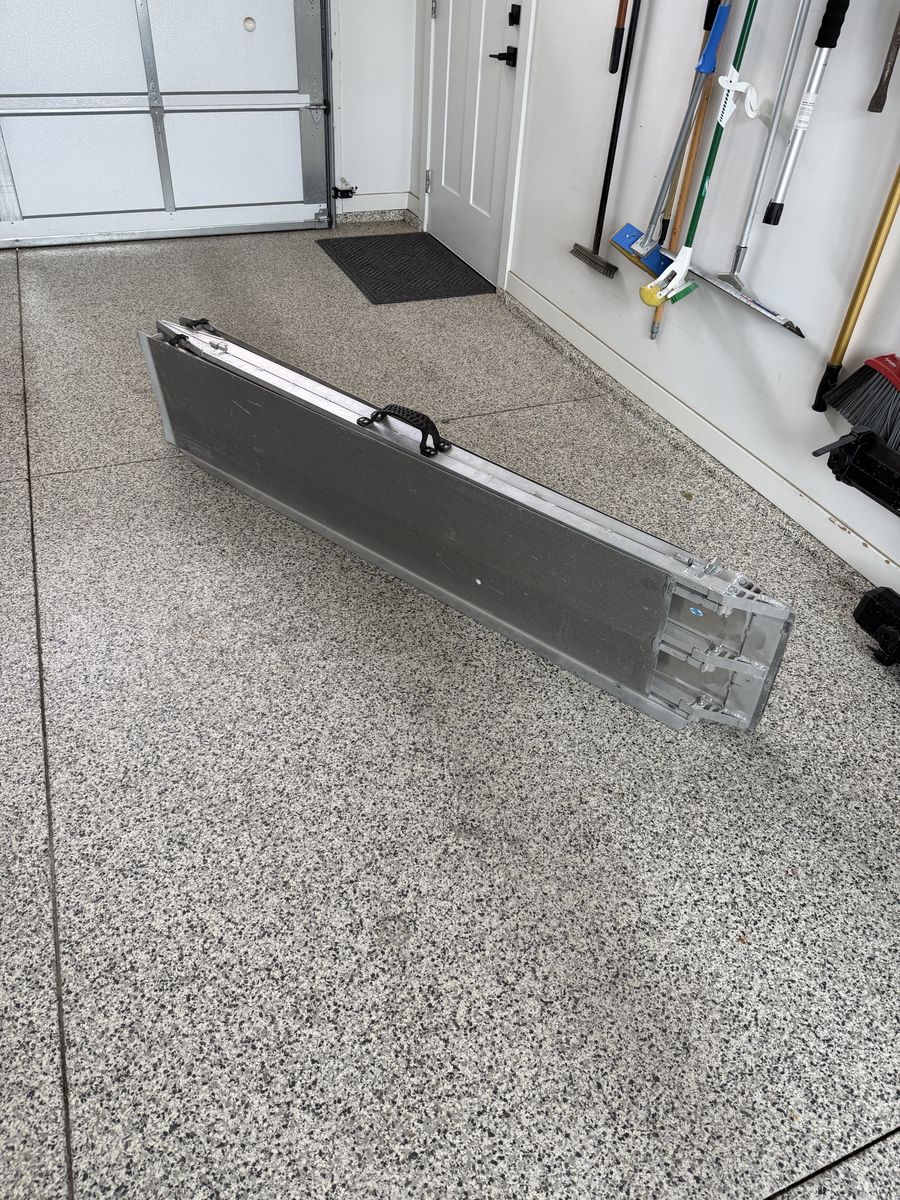 Main image 2
