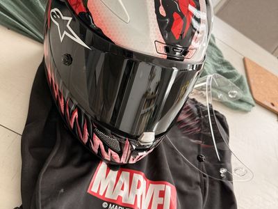 HJC RPHA 11 motorcycle helmet size L