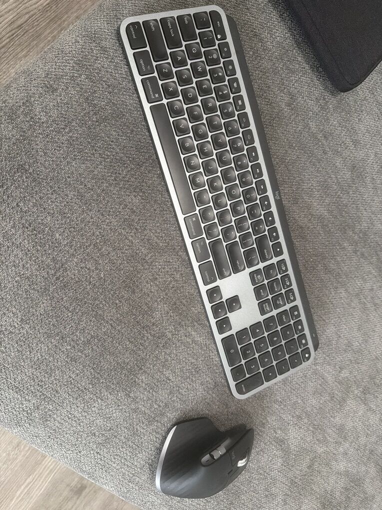 Logitech MX keys Keyboard And Mouse For Apple Mac