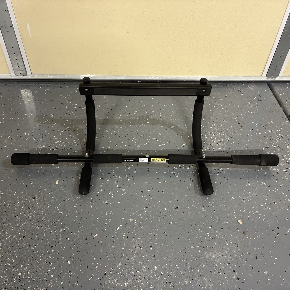 Pull up bar