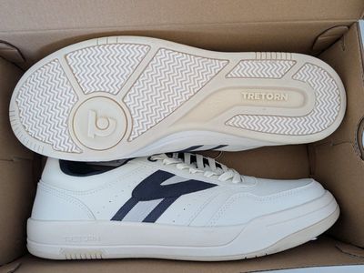 NEW Tretorn Size 11 Mens Shoes