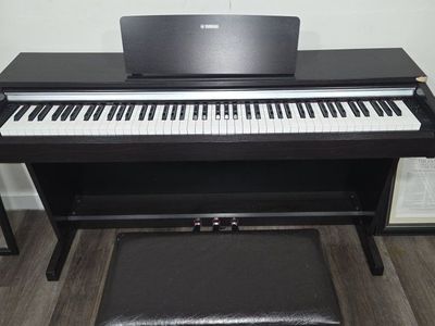 Yamaha Arius YDP-142 Digital Piano - Dark Rosewood Finish - Weighted Keys, Pedal Unit, Bench
