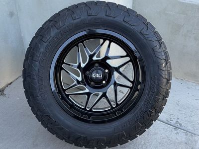 Jeep Wrangler Gladiator Rims and Tires 35/12.50R20 Toyo AT3 Load E like new