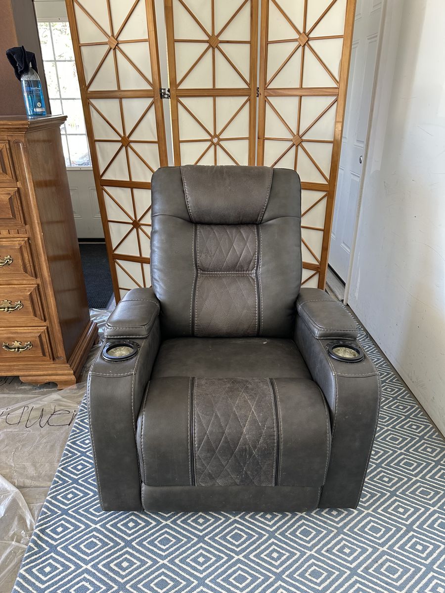 Recliner-Multi Position Motorized with Theater lighting