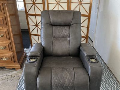 Recliner-Multi Position Motorized with Theater lighting