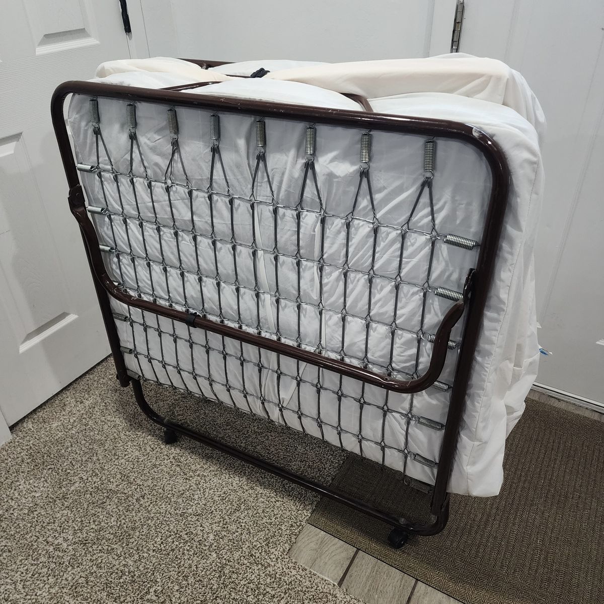 FOLDING PORTABLE TWIN BED w/ MATTRESS ON WHEELS CLEAN & USED ONCE FOR GUESTS & SMALL SPACES