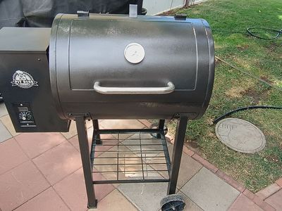 Pit Boss Classic 700 sq. in. Wood Pellet Grill Smoker - Black