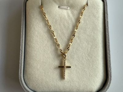 18 K Gold Cross Chain