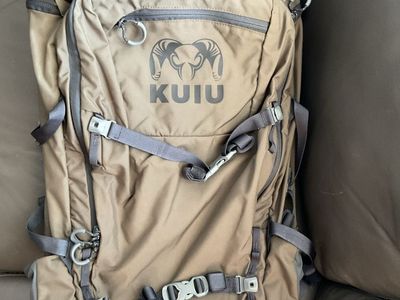 KUIU Venture Divide 3000 Hunting Backpack - Coyote Brown, Like New