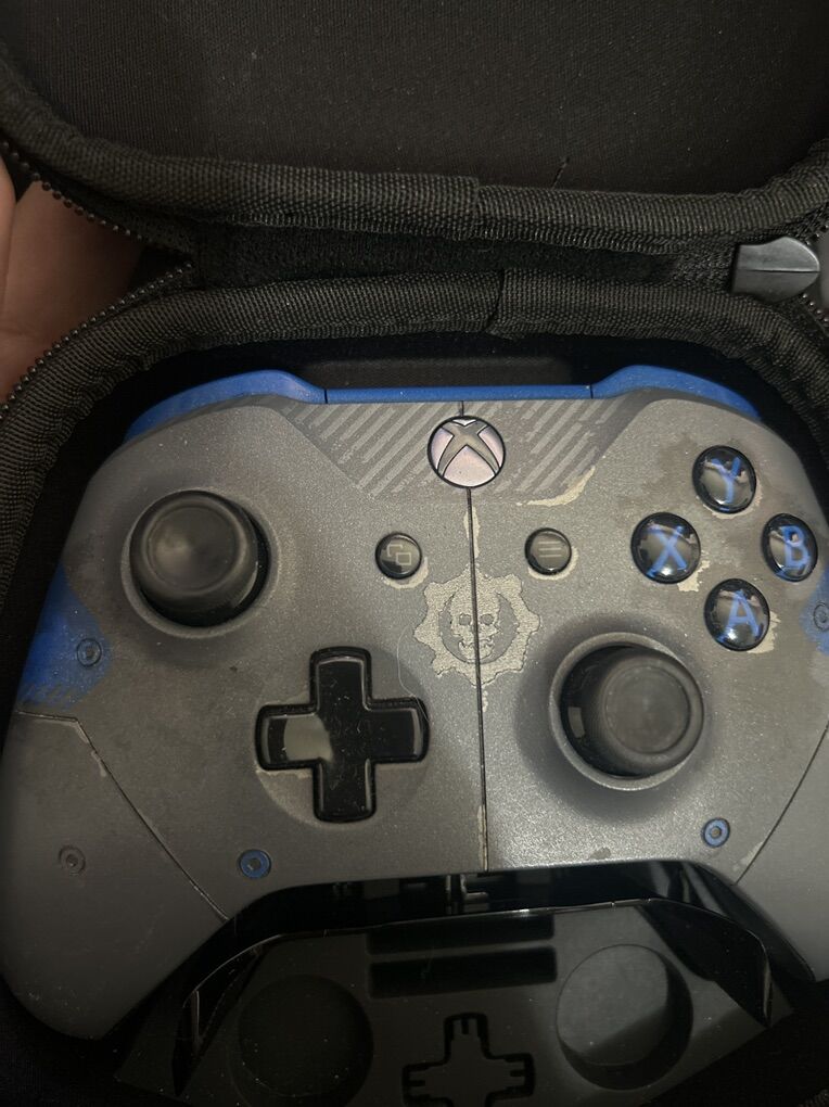 Gears Of War 4 Xbox One Controller