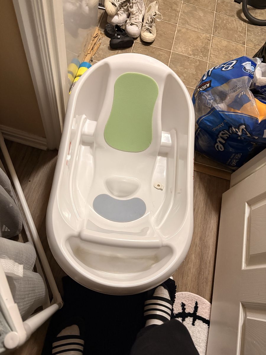 Newborn to Toddler Bathtub - Infant Baby Bath Tub with Sling, White/Green