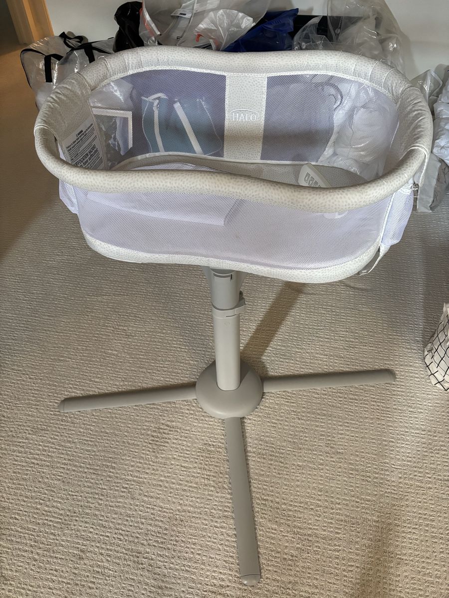 Halo Bassinest Swivel Sleeper