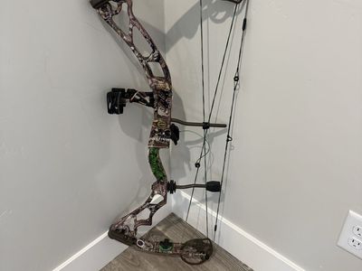 Elite Energy 32 RH compound bow