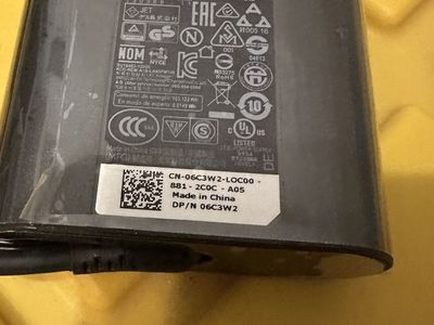 Dell 90W laptop charger, part 06C3W2, rated 19.5V / 4.62A