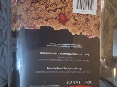 Rubbermaid Brilliance Food Storage Container with Flip-Top Latch, Stainshield Plastic