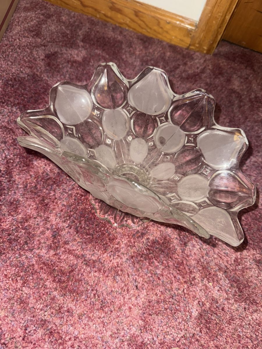 Vintage Frosted Glass Flower Petal Dish/Bowl - Clear and Frosted Glass Serving Decor