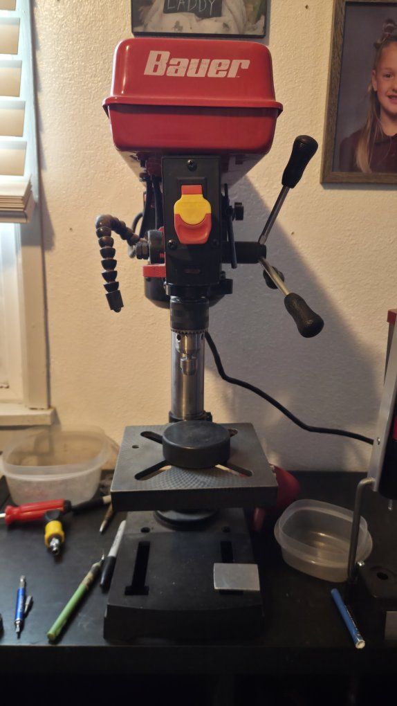 shot shell roll crimping set up.