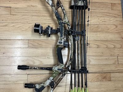 Hoyt rx9 28” 70 lb