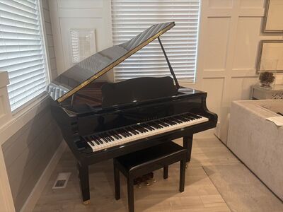 Yamaha Baby Grand Piano GB1