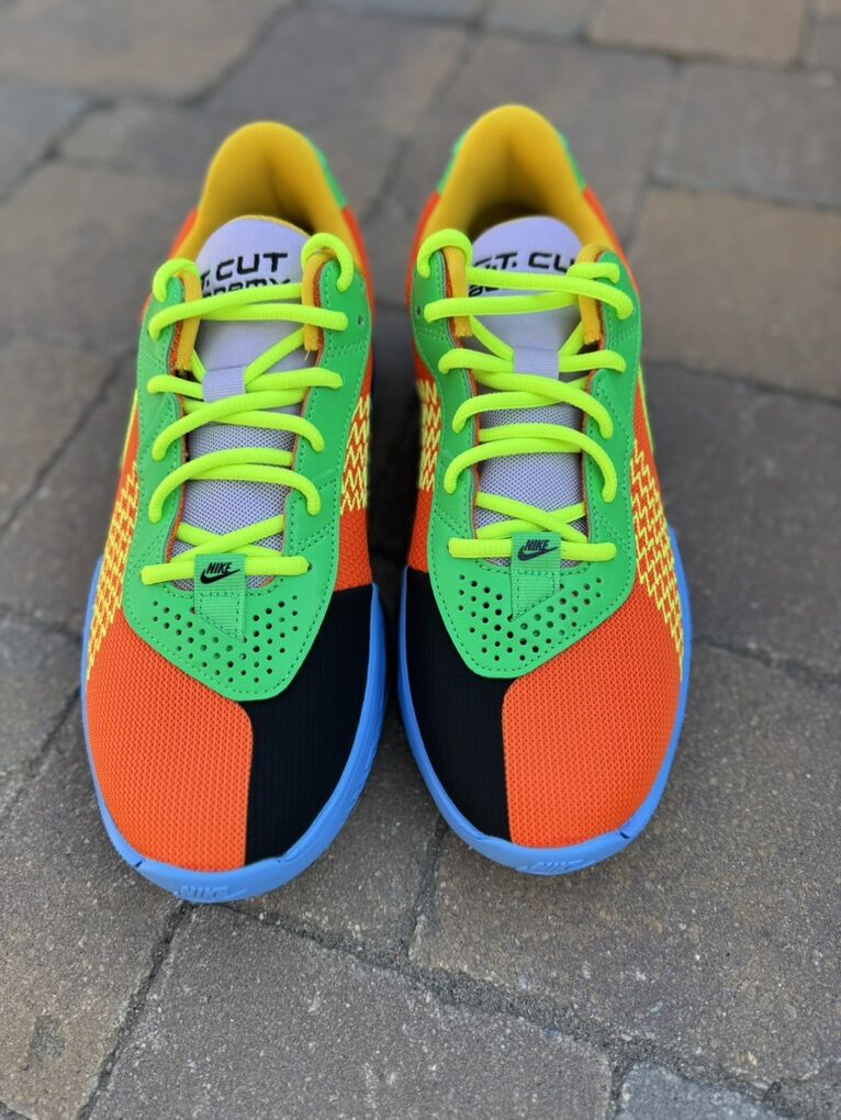 Nike Mens Size 9 Custom Basketball Shoes