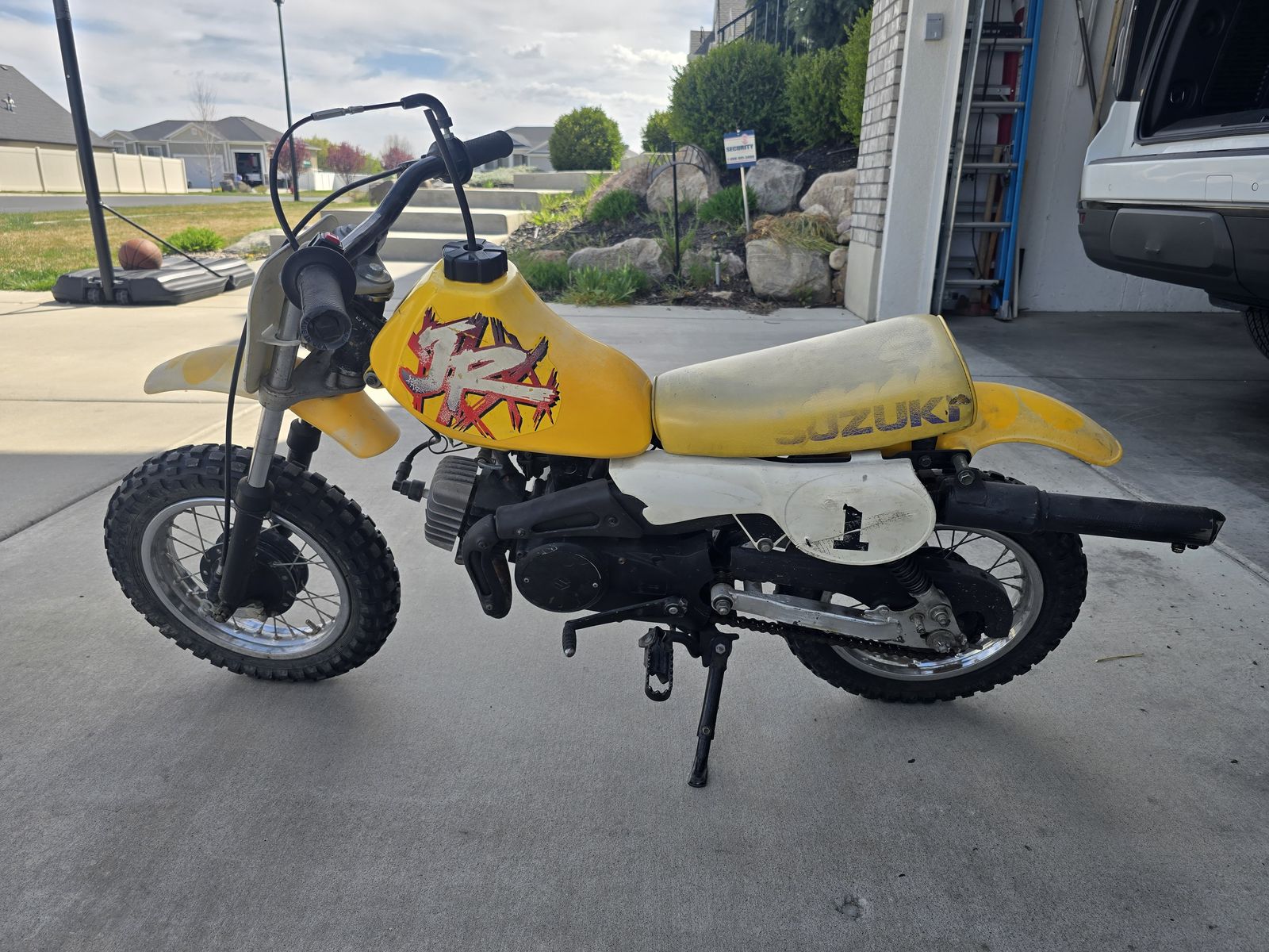 Suzuki JR50 with Training Wheels