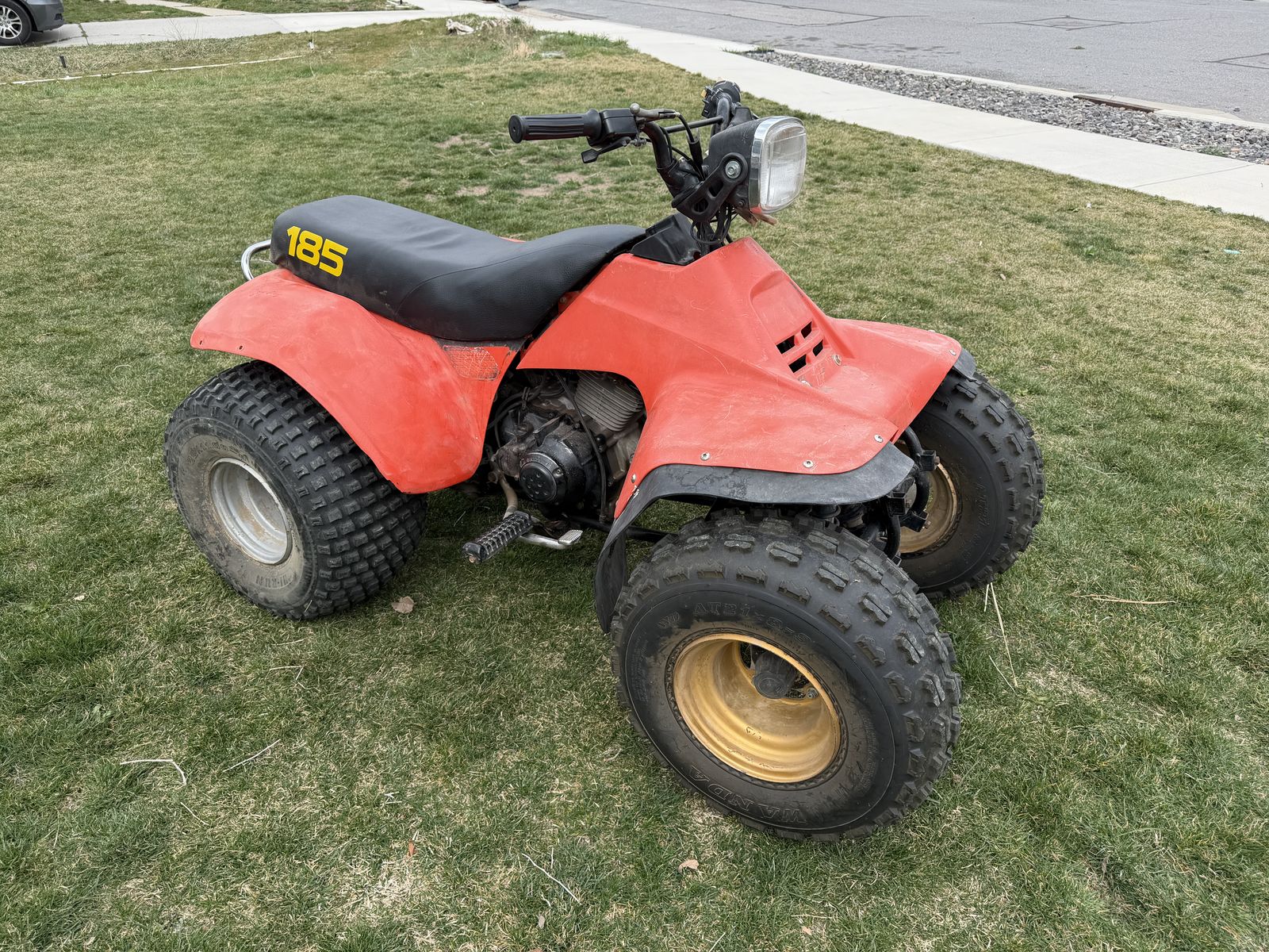 Suzuki LT185 4 Wheeler – Runs & Rides – New Front Tires