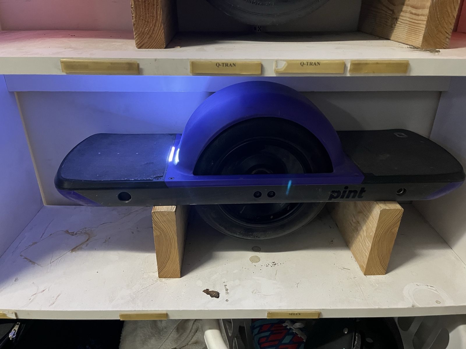 Main image 3