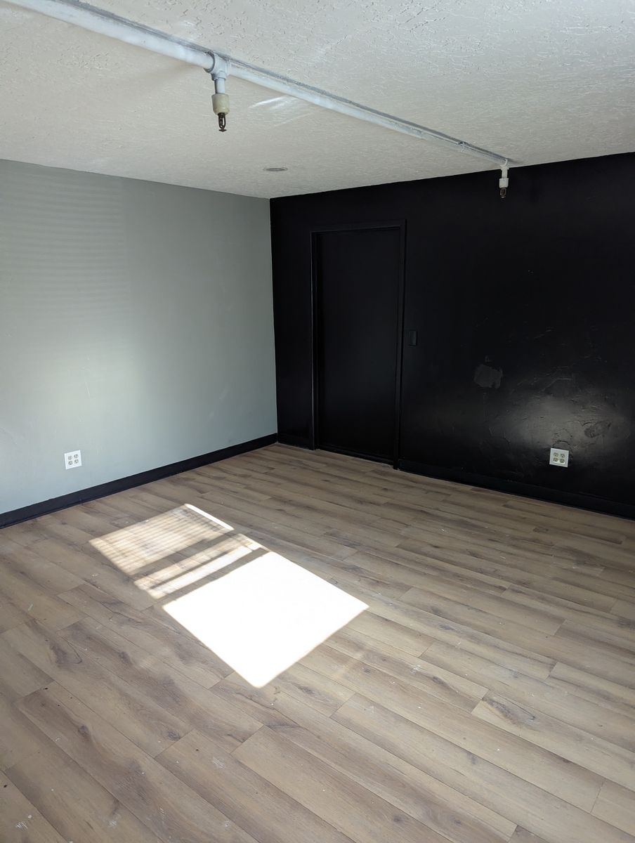 Main image 5