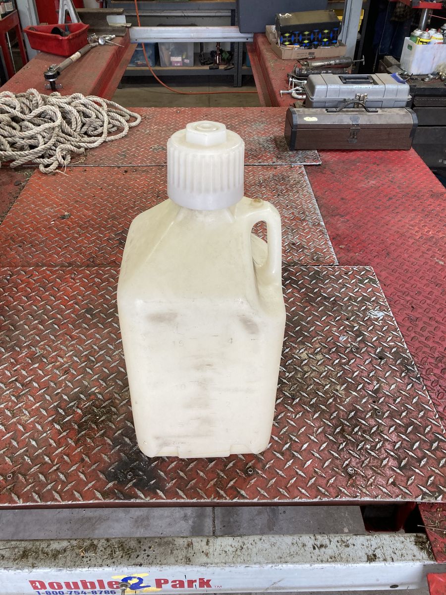 Fuel jug / gas can