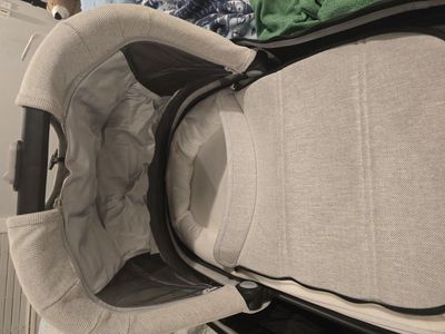 Uppababy Carseat/travel System bundle