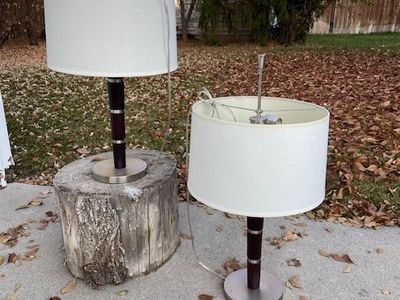 2 Lamps