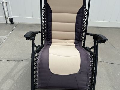 Comfy Zero Gravity Lounge / Camping Chair