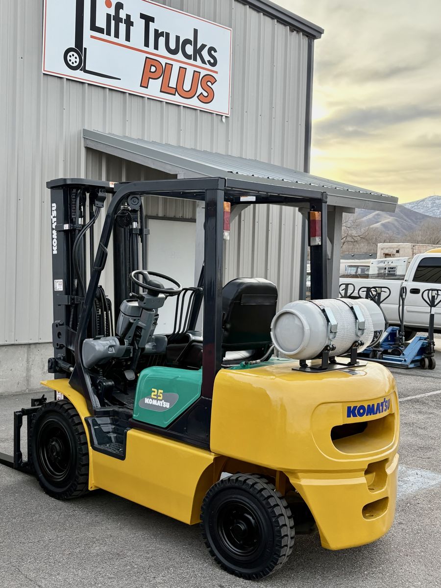 Komatsu Forklift Low Hours