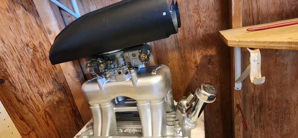 SBC 350 ENGINE EDELBROCK TUNNEL RAM SINGLE CARBURA