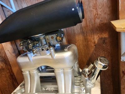 SBC 350 ENGINE EDELBROCK TUNNEL RAM SINGLE CARBURA