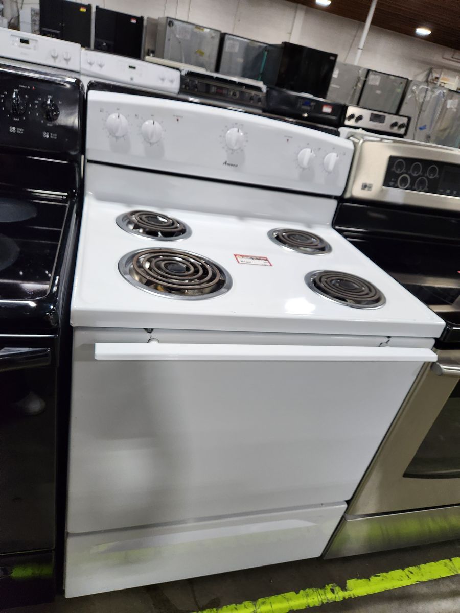 Amana White Electric Range 30" 4-Burner Freestanding Stove with Oven