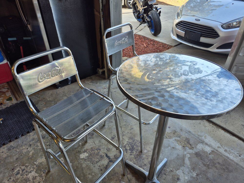 coca cola tall aluminum Round table