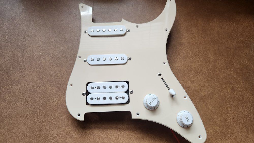 Loaded pickguard / Pickups / Misc Guitar Parts
