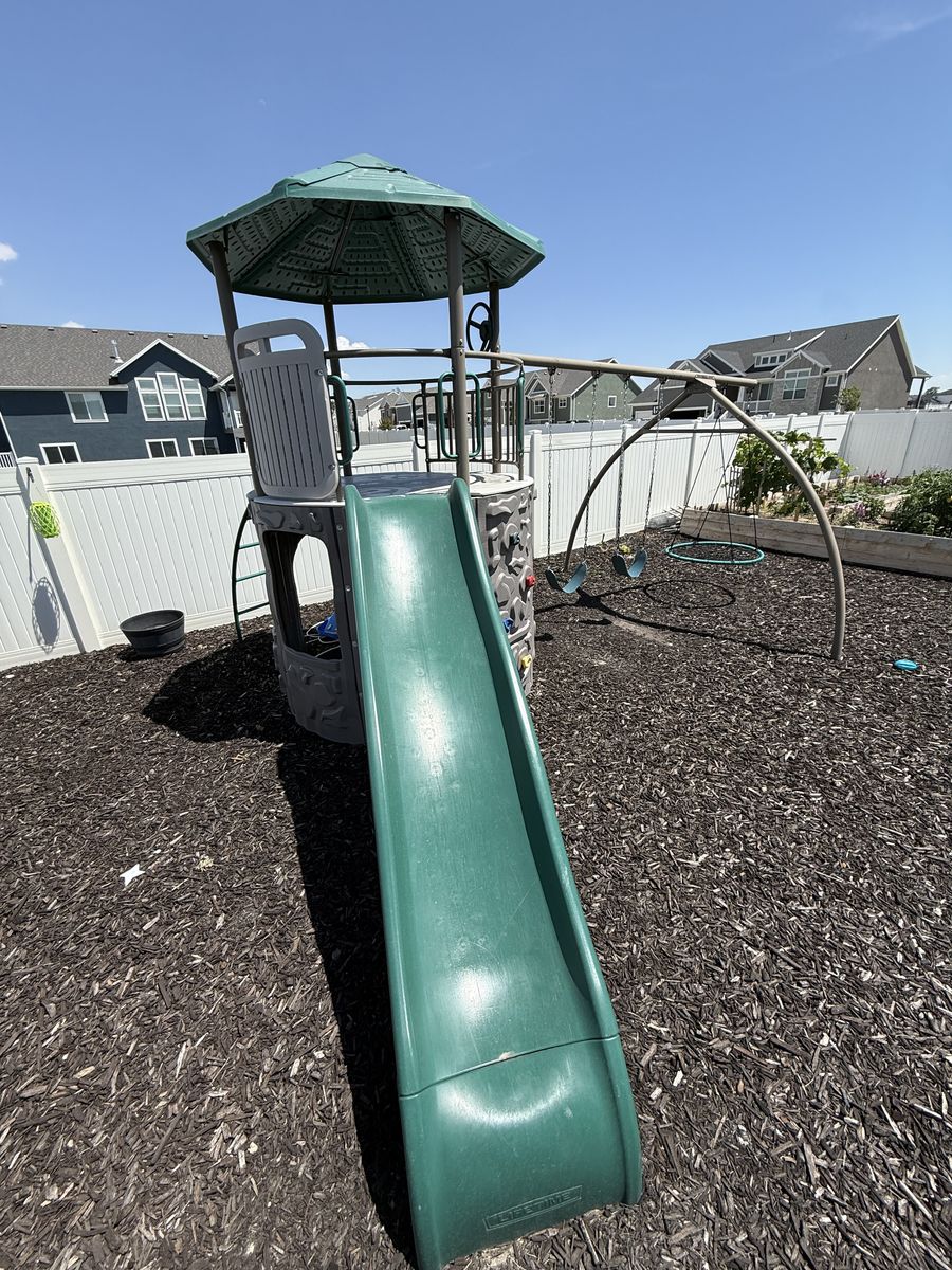 Lifetime Swingset with spiderweb swing