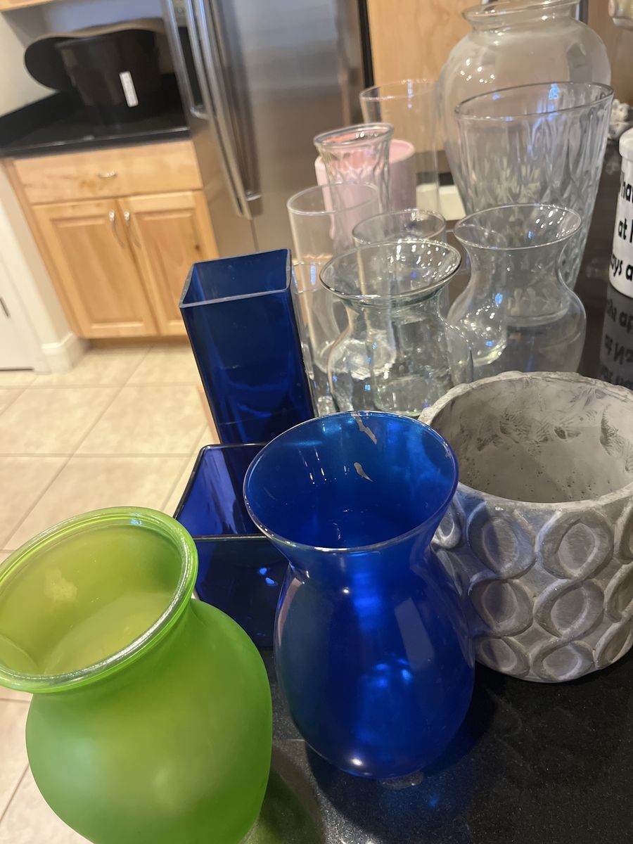 Sevaral vases one price for all