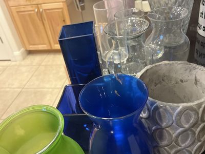 Sevaral vases one price for all