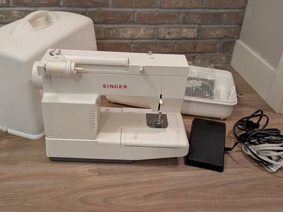 Portable Singer Sewing Machine