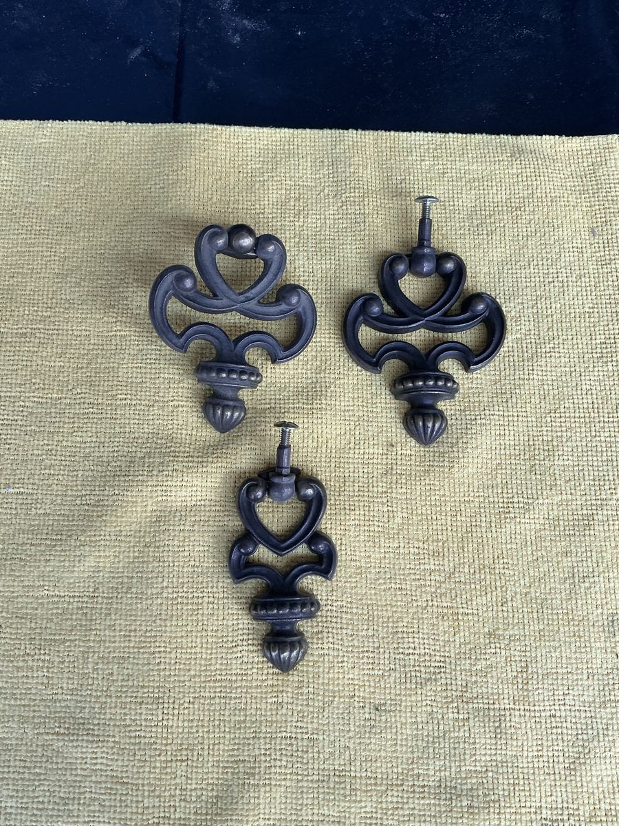 Vintage Pendant Drop Pulls Set of 3 - Ornate Dark Bronze/Black Decorative Hardware