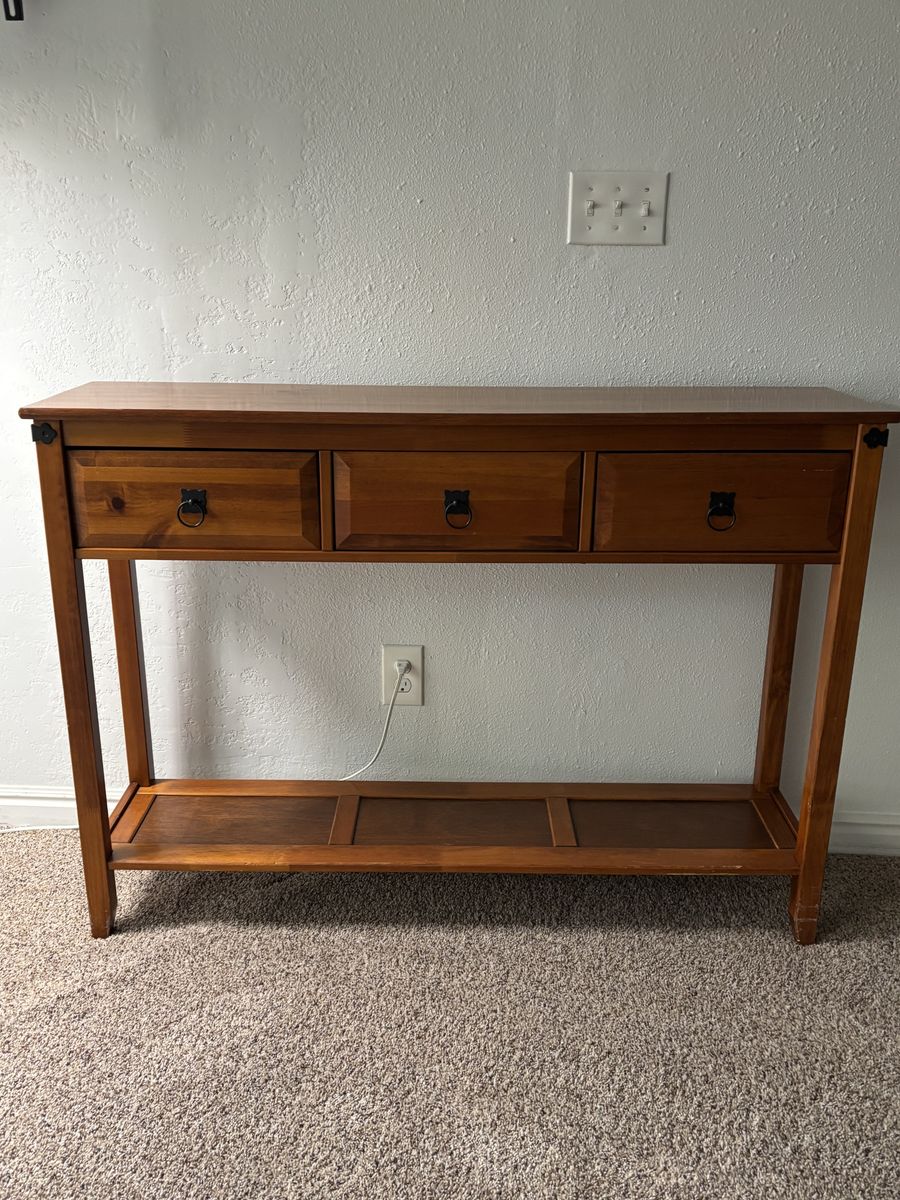 Entry way table
