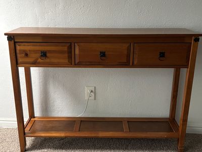 Entry way table